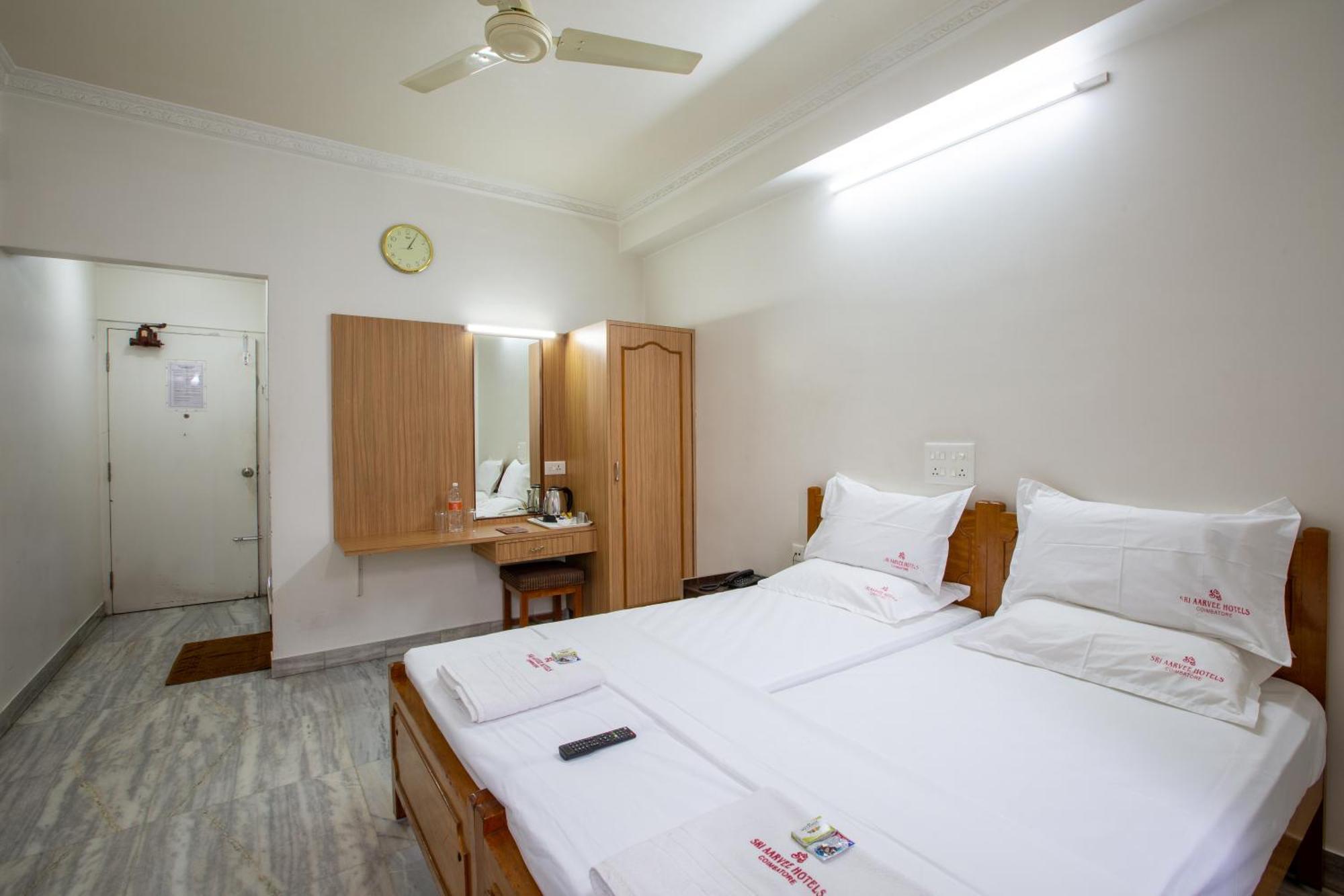 Sri Aarvee Hotels Coimbatore Exterior foto